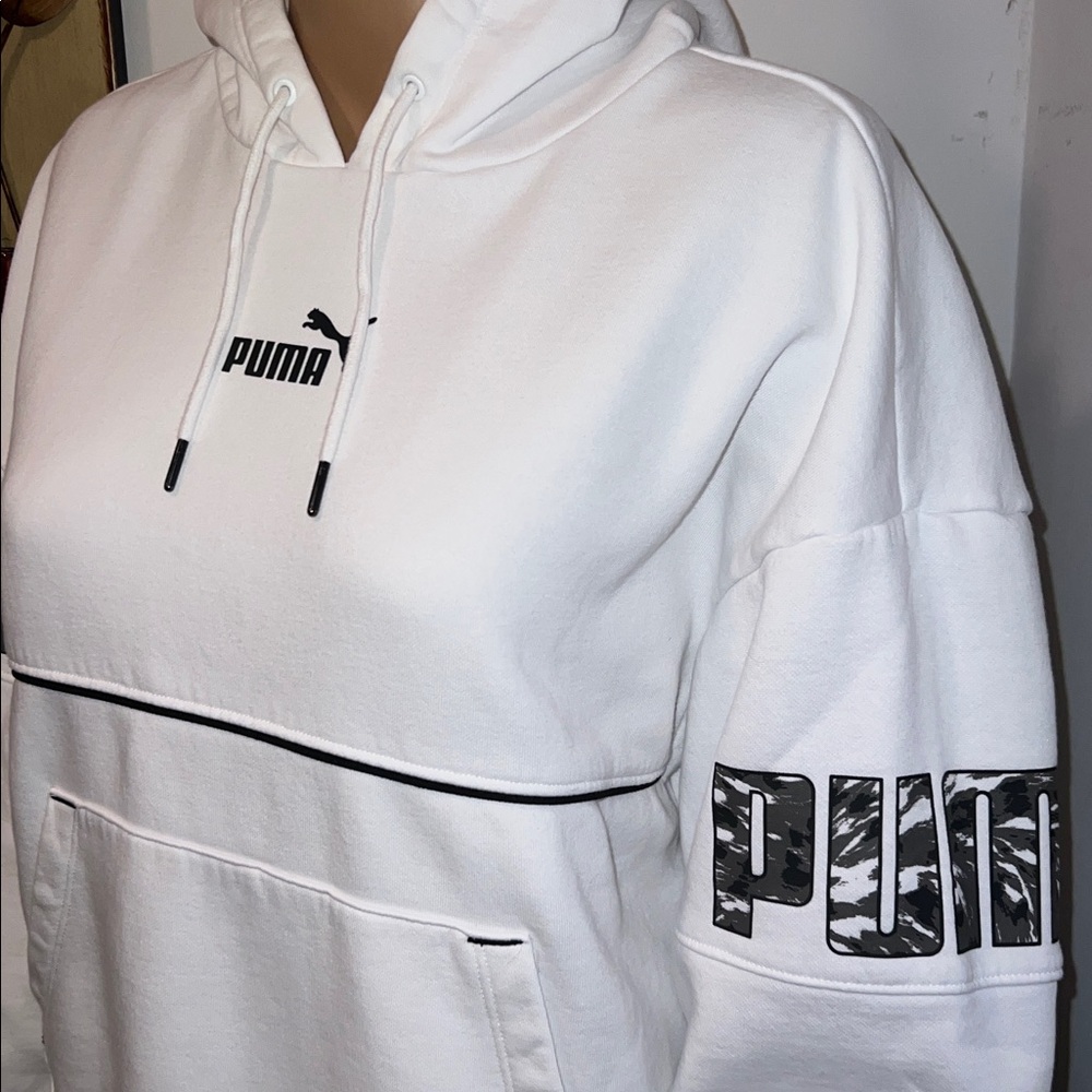 🐾NEW PUMA HOODIE🐾 - Picture 3 of 8